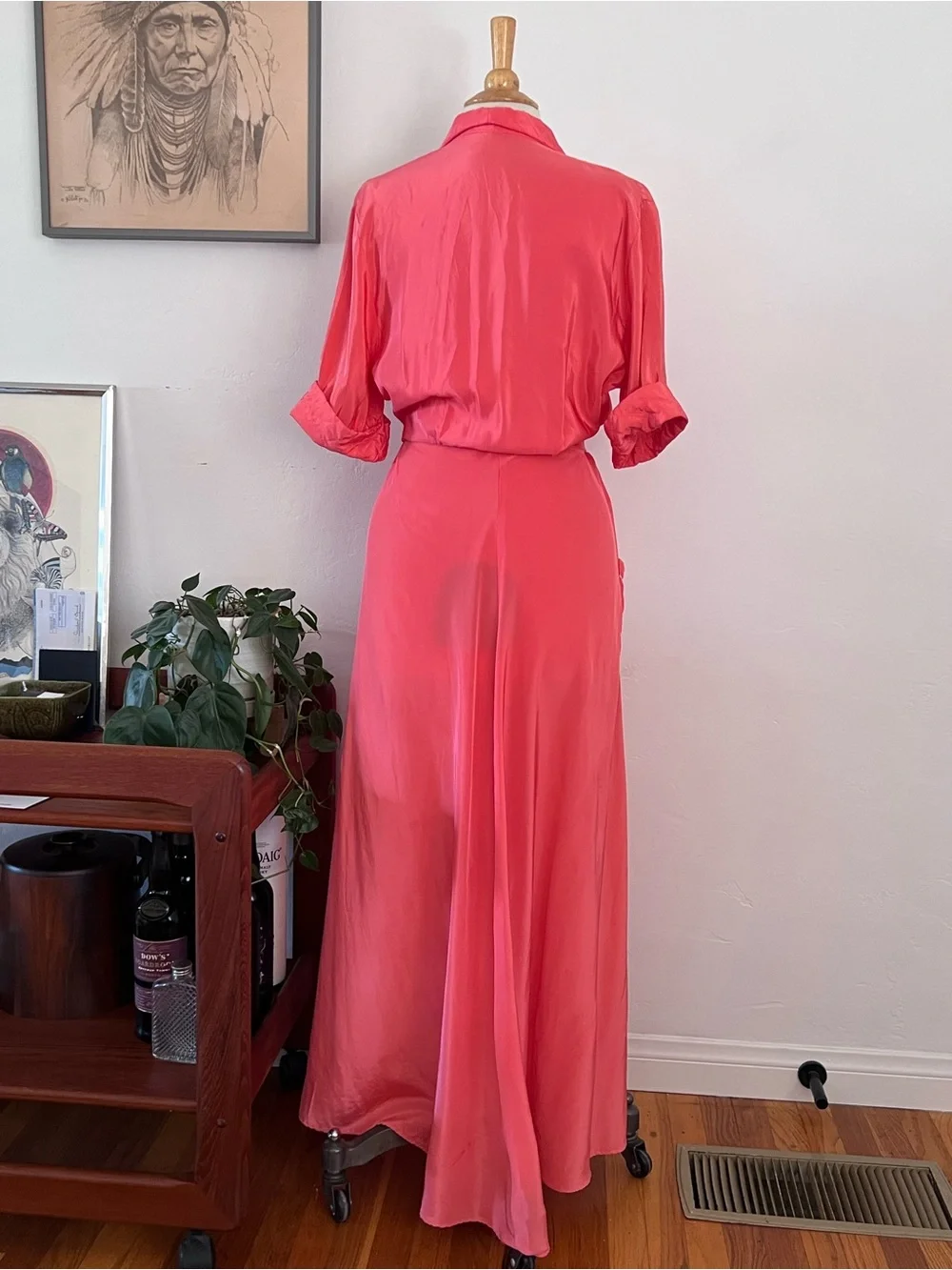 Vintage Coral Satin Long Robe with Embroidered Pocket and Tie Waist - Picture 2 of 6